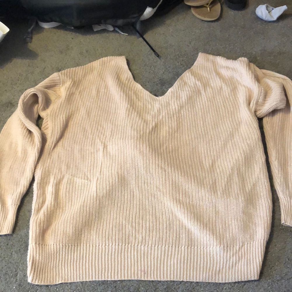 V-Neck open Back Sweater🍁